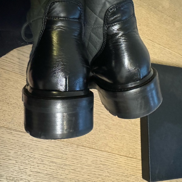 Quilted combat CHANEL boots - Picture 3 of 7